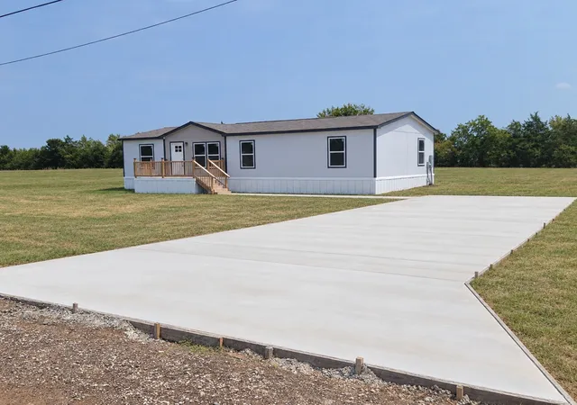 Photo 1 of Manufactured home for sale at 355 Largo St, Bonham, TX 75418 | MLS# 21391238 | Listing updated on 2026-09-21