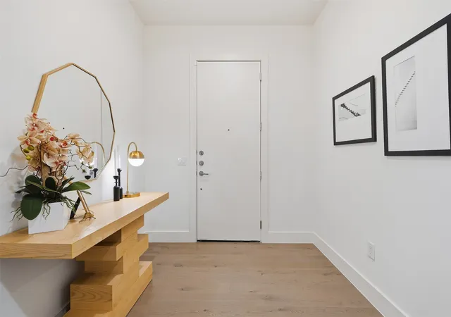 Listing Photo 4 - Condo for sale in building located at 3923 Cole Ave, Dallas, TX 75204 - Unit #201