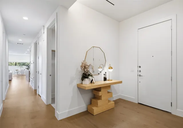 Listing Photo 5 - Condo for sale in building located at 3923 Cole Ave, Dallas, TX 75204 - Unit #201