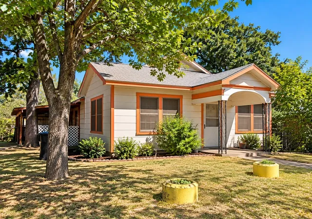 Photo 2 of Single family home for sale at 1534 Anson Ave, Abilene, TX 79601 | MLS# 21391247 | Listing updated on 2026-09-20