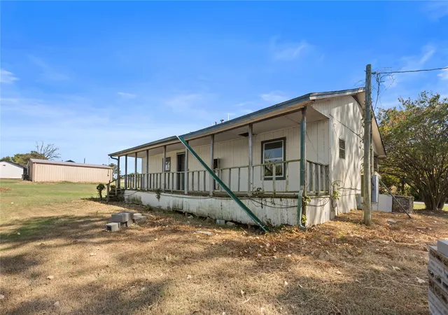 Photo 3 of Single family home for sale at 1901 E Texas St, Denison, TX 75021 | MLS# 21370913 | Listing updated on 2026-09-20