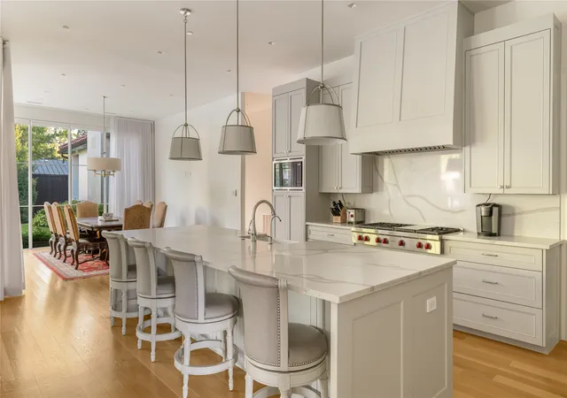Photo 3 of Mansion for sale at 6438 Deloache Ave, Dallas, TX 75225 | MLS# 21387516 | Listing updated on 2026-09-30