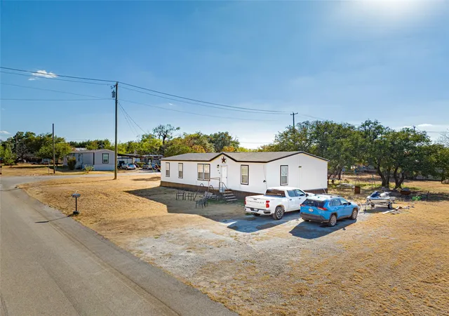 Manufactured home for sale at 915 S Miller St, Breckenridge, TX 76424 | MLS# 21390844