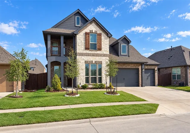 Photo 1 of Single family home for sale at 405 Laurel Ln, Glenn Heights, TX 75154 | MLS# 21391150 | Listing updated on 2026-09-27