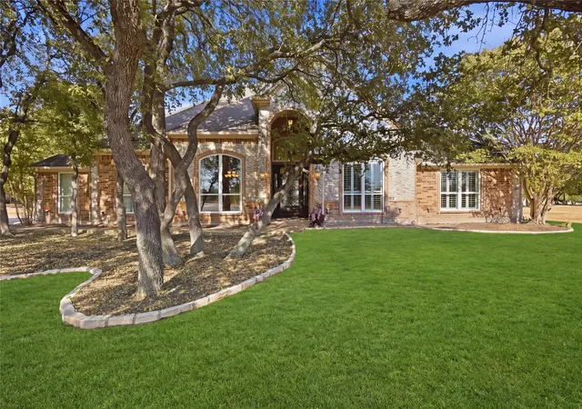 Photo 1 of Single family home for sale at 199 Deer Crk Dr, Aledo, TX 76008 | MLS# 21390449 | Listing updated on 2026-10-02