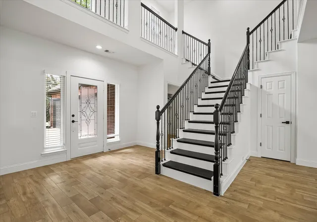 Photo 4 of Single family home for sale at 1902 Benedict Ct, Rowlett, TX 75088 | MLS# 21390524 | Listing updated on 2026-09-30