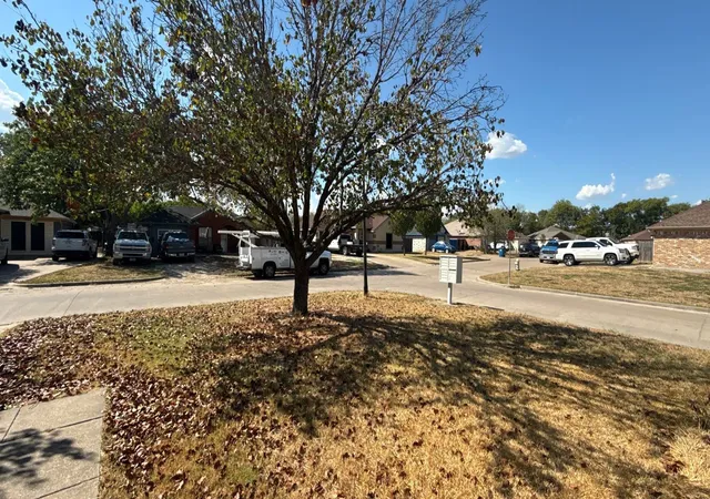 Photo 2 of Sale Pending at 700 Becky Ln, Kaufman, TX 75142 | MLS# 21391318 | Listing updated on 2026-10-01