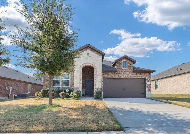 Photo 1 of Single family home for sale at 1101 Crepe Myrtle Ln, Anna, TX 75409 | MLS# 21389765 | Listing updated on 2026-10-06