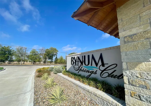Photo 2 of Land for sale at 165 Caballo Dr, Oak Leaf, TX 75154 | MLS# 21390965 | Listing updated on 2026-09-21