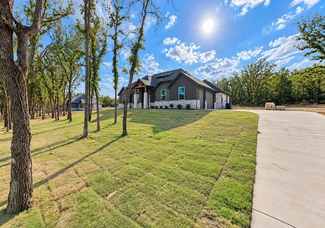Photo 2 of Single family home for sale at 735 County Rd 3355, Paradise, TX 76073 | MLS# 21391302 | Listing updated on 2026-10-09