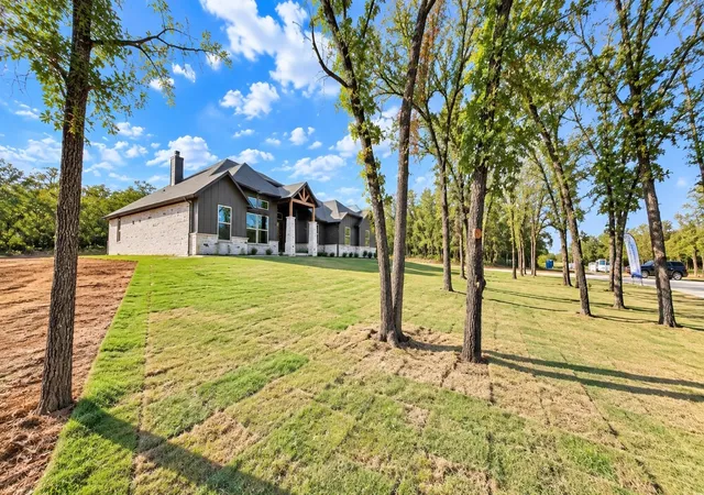 Photo 3 of Single family home for sale at 735 County Rd 3355, Paradise, TX 76073 | MLS# 21391302 | Listing updated on 2026-10-09
