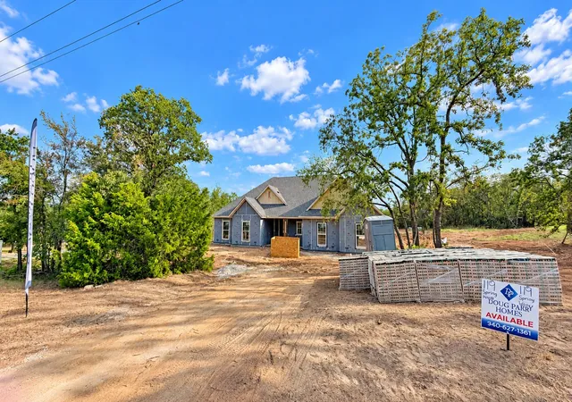 Photo 2 of Single family home for sale at 119 Spring Valley Rd, Paradise, TX 76073 | MLS# 21391310 | Listing updated on 2026-10-09