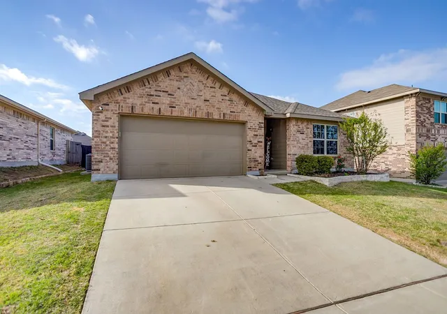Photo 2 of Single family home for sale at 3033 Whitetail Chase Dr, Fort Worth, TX 76108 | MLS# 21385281 | Listing updated on 2026-09-21