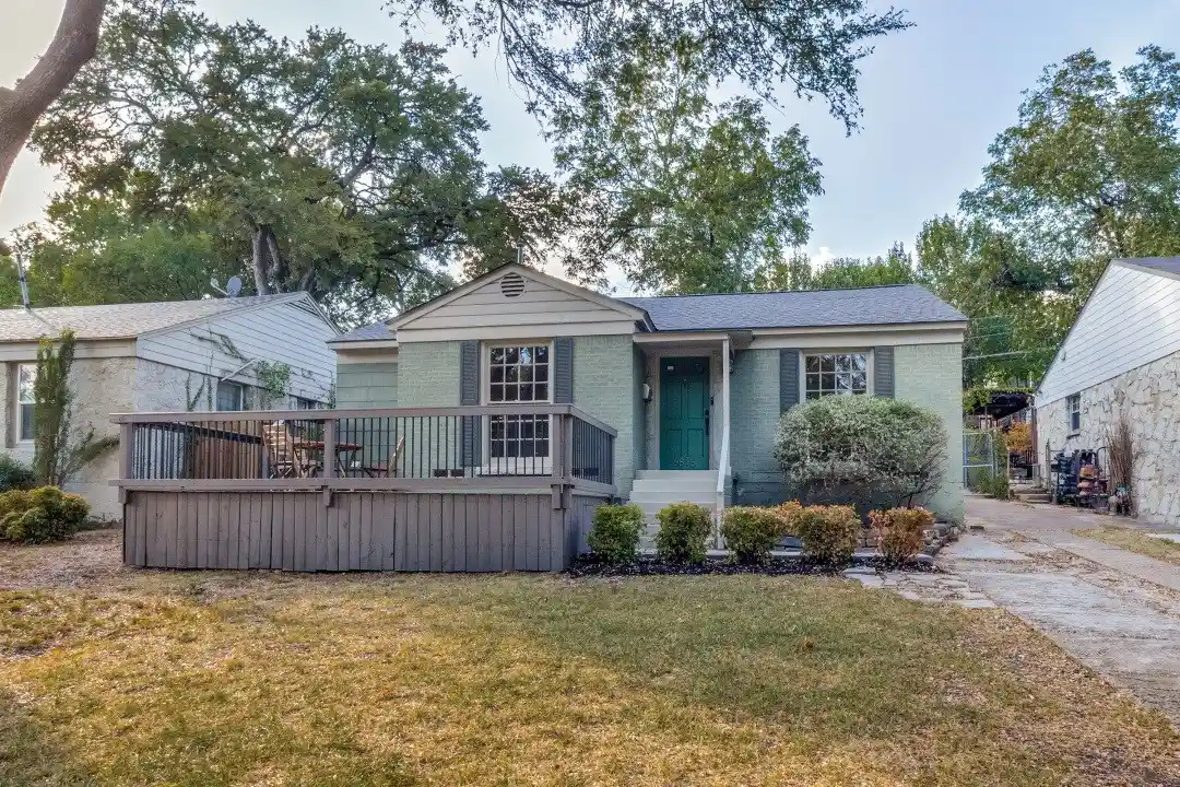 Photo 1 of Single family home for sale at 6815 E Grand Ave, Dallas, TX 75223 | MLS# 21391351 | Listing updated on 2026-10-21