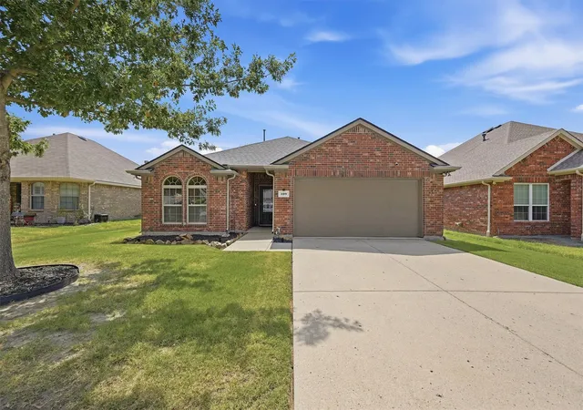 Photo 1 of Single family home for sale at 409 Bryn Mawr Ln, Van Alstyne, TX 75495 | MLS# 21390653 | Listing updated on 2026-09-21