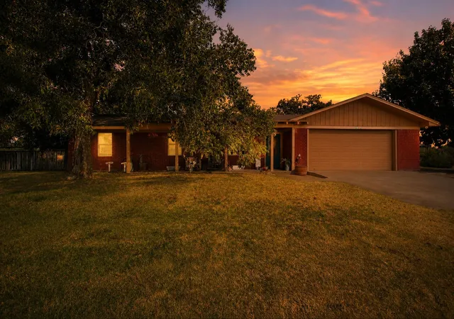 Photo 1 of Single family home for sale at 311 Dennis Rd, Lipan, TX 76462 | MLS# 21391359 | Listing updated on 2026-09-21