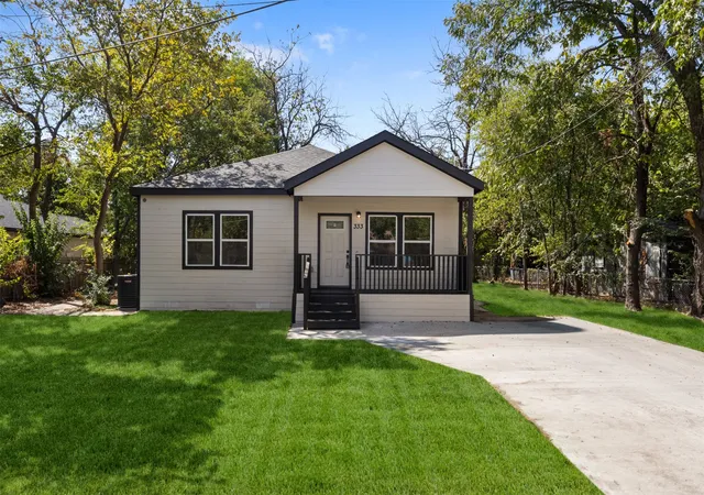 Photo 1 of Sale Pending at 333 Levant Ave, Dallas, TX 75217 | MLS# 21361933 | Listing updated on 2026-09-28