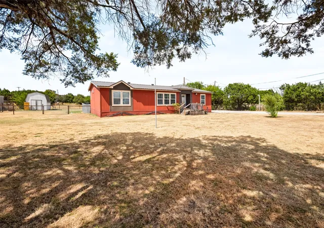 Photo 3 of Manufactured home for sale at 170 Western Lake Dr, Weatherford, TX 76087 | MLS# 21390964 | Listing updated on 2026-09-21