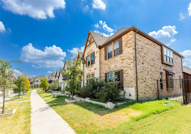 Photo 3 of Single family home for sale at 11811 Great Trl, Frisco, TX 75035 | MLS# 21391386 | Listing updated on 2026-10-09