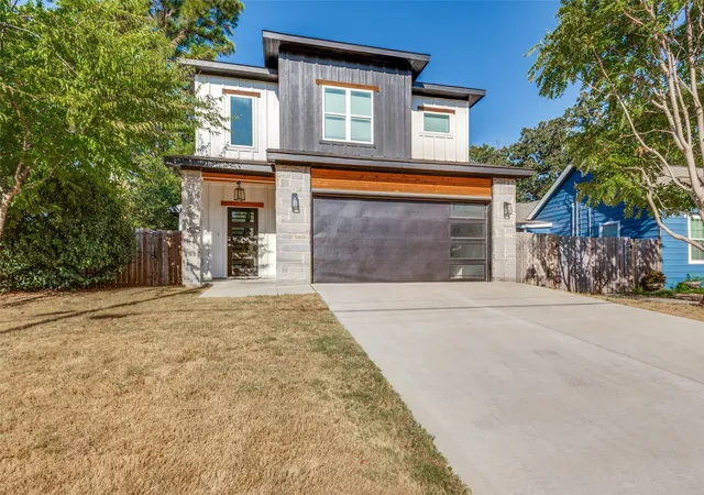 Photo 1 of Single family home for sale at 1315 Oak Knoll Dr, Haltom City, TX 76117 | MLS# 21388341 | Listing updated on 2026-09-21