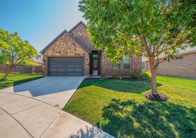 Photo 1 of Single family home for sale at 3005 Dry Crk Ct, Decatur, TX 76234 | MLS# 21391423 | Listing updated on 2026-09-21