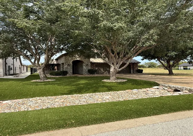 Photo 3 of Single family home for sale at 155 Bay Crk Ln, Gordonville, TX 76245 | MLS# 21391447 | Listing updated on 2026-09-21