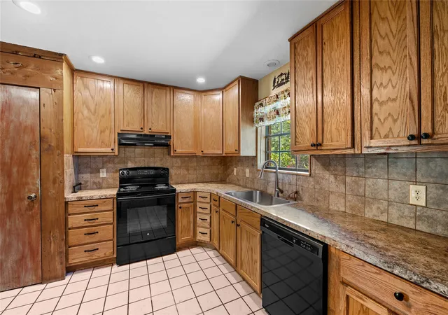 Photo 4 of Single family home for sale at 5595 S Fm 14, Hawkins, TX 75765 | MLS# 21391467 | Listing updated on 2026-09-21