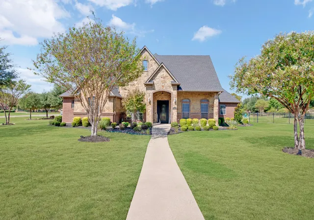 Photo 1 of Single family home for sale at 3833 Eagles Nest Trl, Burleson, TX 76028 | MLS# 21377510 | Listing updated on 2026-09-21