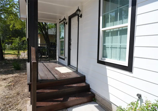 Photo 2 of Single family home for sale at 2313 N Riverside Dr, Fort Worth, TX 76111 | MLS# 21385020 | Listing updated on 2026-09-21