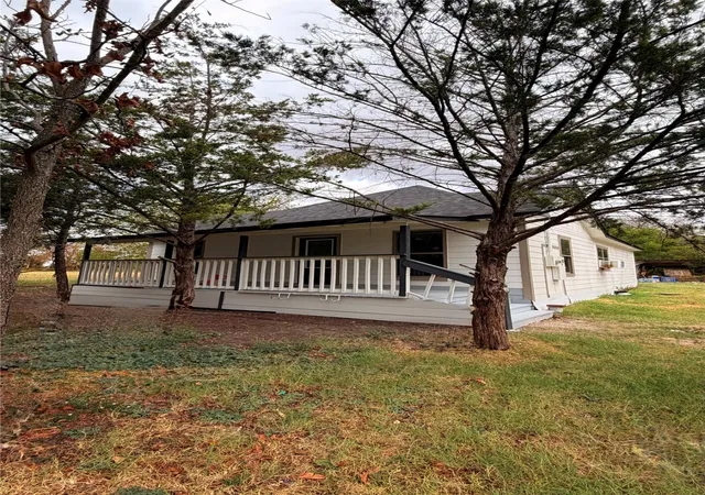 Single family home for sale at 206 E Canton St, Palmer, TX 75152 | MLS# 21391538