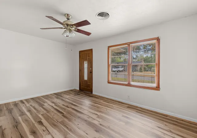 Photo 2 of Single family home for sale at 3300 Wynmore Dr, Waco, TX 76706 | MLS# 21391540 | Listing updated on 2026-09-23