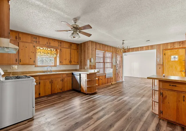 Photo 3 of Single family home for sale at 3300 Wynmore Dr, Waco, TX 76706 | MLS# 21391540 | Listing updated on 2026-09-23