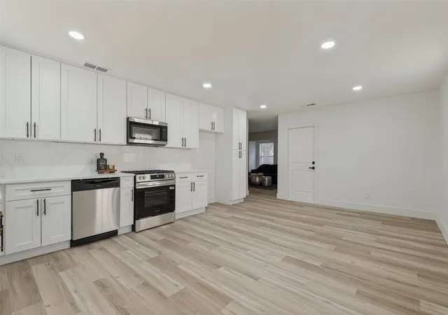 Photo 3 of Single family home for sale at 2212 Piedmont St, Irving, TX 75061 | MLS# 21391544 | Listing updated on 2026-09-21