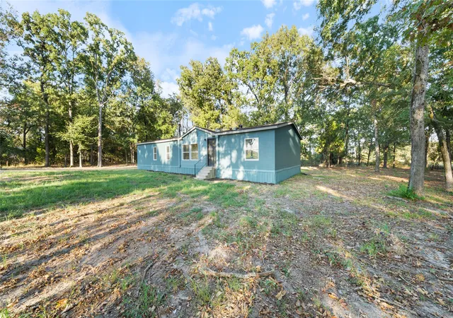 Photo 2 of Manufactured home for sale at 581 Vz County Rd 4223, Athens, TX 75752 | MLS# 21391361 | Listing updated on 2026-09-23