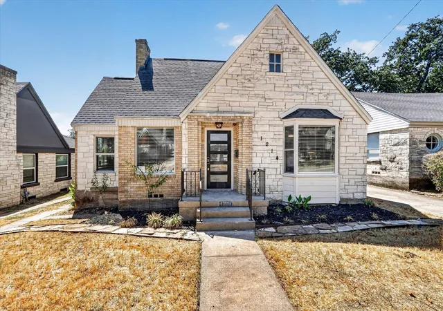 Photo 1 of Single family home for sale at 1214 E Waco Ave, Dallas, TX 75216 | MLS# 21390643 | Listing updated on 2026-09-21