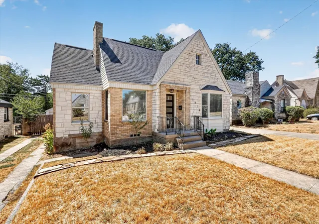 Photo 2 of Single family home for sale at 1214 E Waco Ave, Dallas, TX 75216 | MLS# 21390643 | Listing updated on 2026-09-21