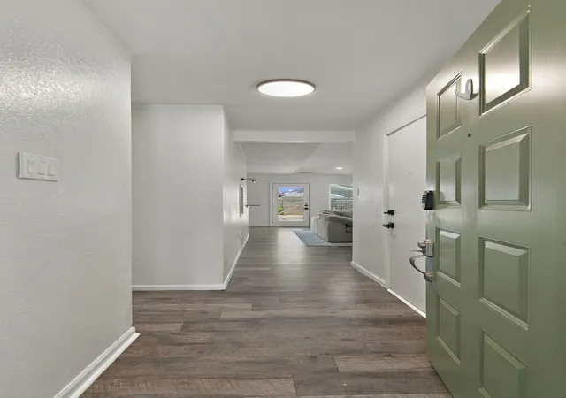 Photo 3 of Single family home for sale at 831 Beverly Dr, Grapevine, TX 76051 | MLS# 21391609 | Listing updated on 2026-09-29