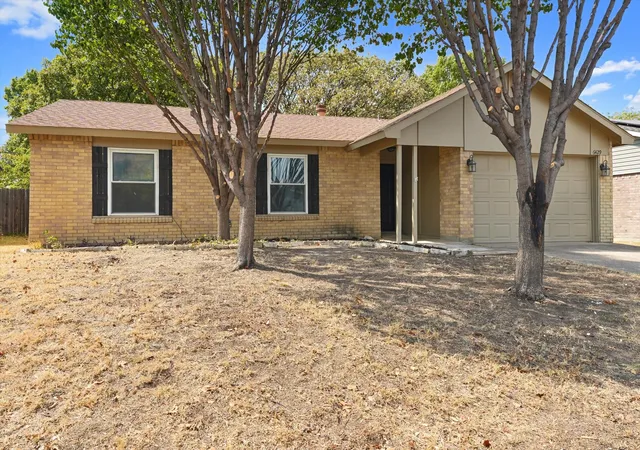 Photo 2 of Single family home for sale at 6429 Yarmouth Ave, North Richland Hills, TX 76182 | MLS# 21391606 | Listing updated on 2026-09-26