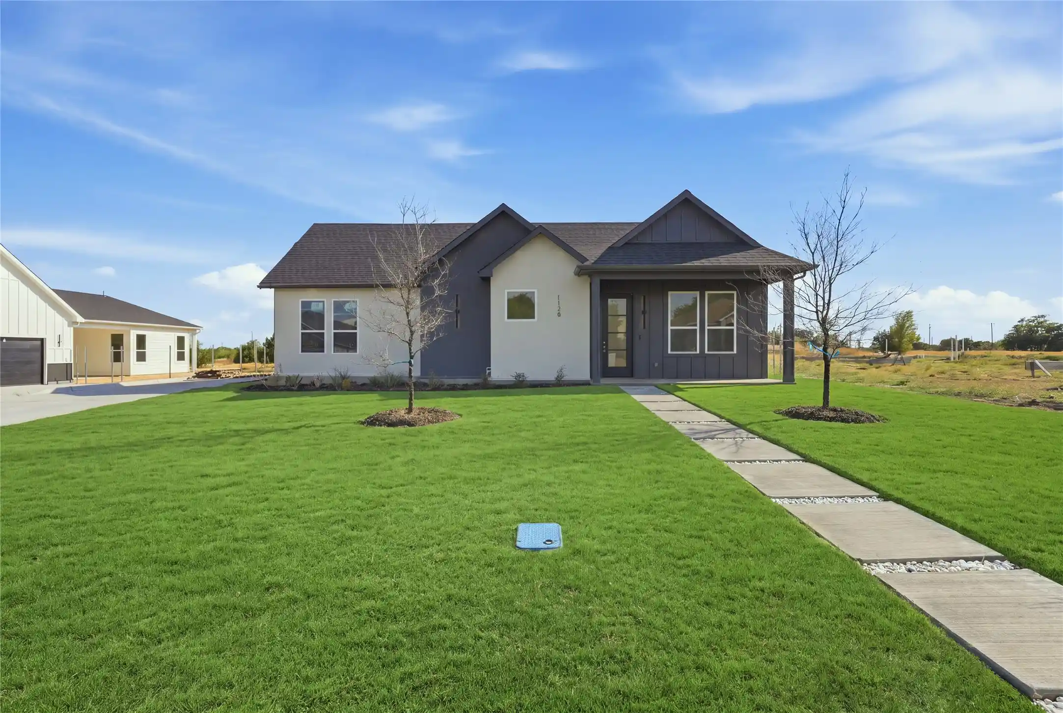 Photo 1 of Single family home for sale at 1126 Gannon Ln, De Soto, TX 75115 | MLS# 21391634 | Listing updated on 2026-10-10