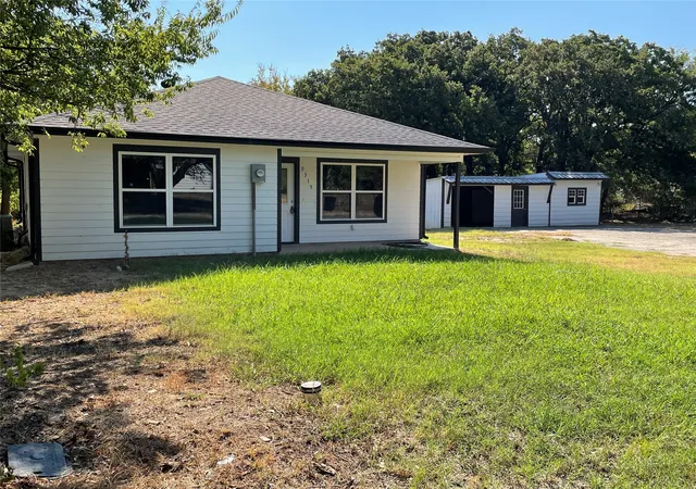 Photo 1 of Single family home for sale at 9315 Lynda Ln, Quinlan, TX 75474 | MLS# 21391636 | Listing updated on 2026-09-21