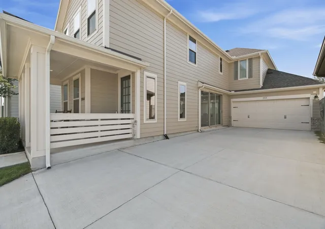 Photo 3 of Single family home for sale at 1313 Ginger Ln, Argyle, TX 76226 | MLS# 21388800 | Listing updated on 2026-09-30