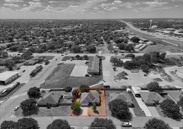 Photo 2 of Single family home for sale at 104 Topaz Cir, Hewitt, TX 76643 | MLS# 21389663 | Listing updated on 2026-09-30