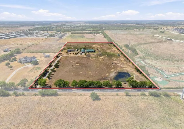 Photo 3 of House for sale at 2141 Block Rd, Gunter, TX 75058 | MLS# 21391518 | Listing updated on 2026-10-07