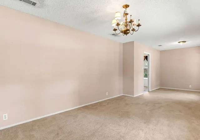 Photo 3 of Single family home for sale at 516 Azalea Ln, Mount Pleasant, TX 75455 | MLS# 21391461 | Listing updated on 2026-10-04