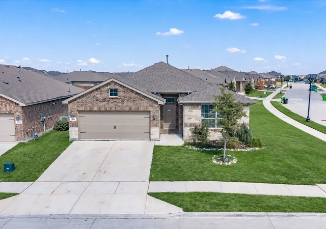 Photo 2 of Single family home for sale at 1800 Chamaeleon Dr, Haslet, TX 76052 | MLS# 21389156 | Listing updated on 2026-10-04