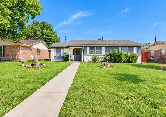 Photo 1 of Single family home for sale at 1817 Laurel Ln, Plano, TX 75074 | MLS# 21388619 | Listing updated on 2026-09-27