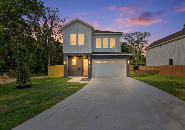 Photo 1 of Single family home for sale at 5806 Carlton Garrett St, Dallas, TX 75215 | MLS# 21386762 | Listing updated on 2026-09-22
