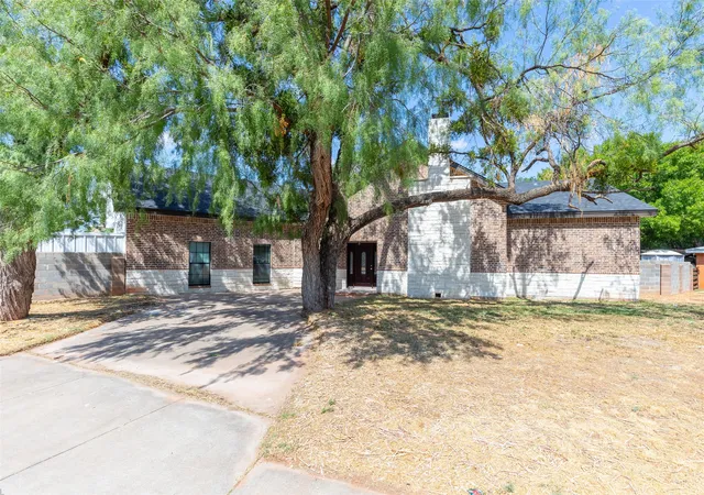 Photo 1 of Single family home for sale at 1394 S Pioneer Dr, Abilene, TX 79605 | MLS# 21391671 | Listing updated on 2026-09-22