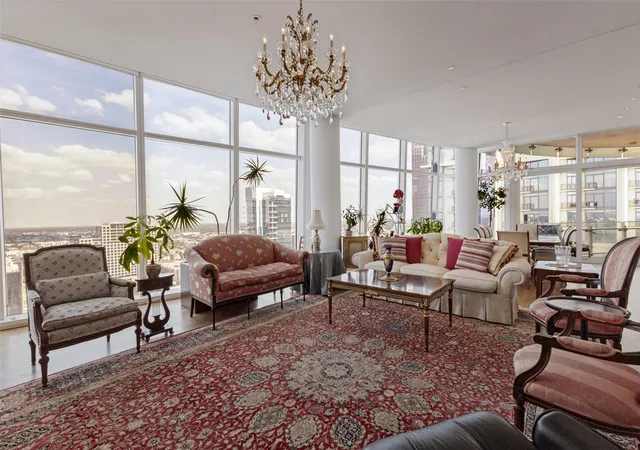 Condo for sale at 1918 Olive St #2802, Dallas, TX 75201 | MLS# 21391714
