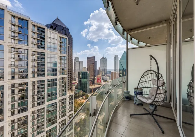 Photo 2 of Condo for sale at 1918 Olive St #2802, Dallas, TX 75201 | MLS# 21391714 | Listing updated on 2026-10-06
